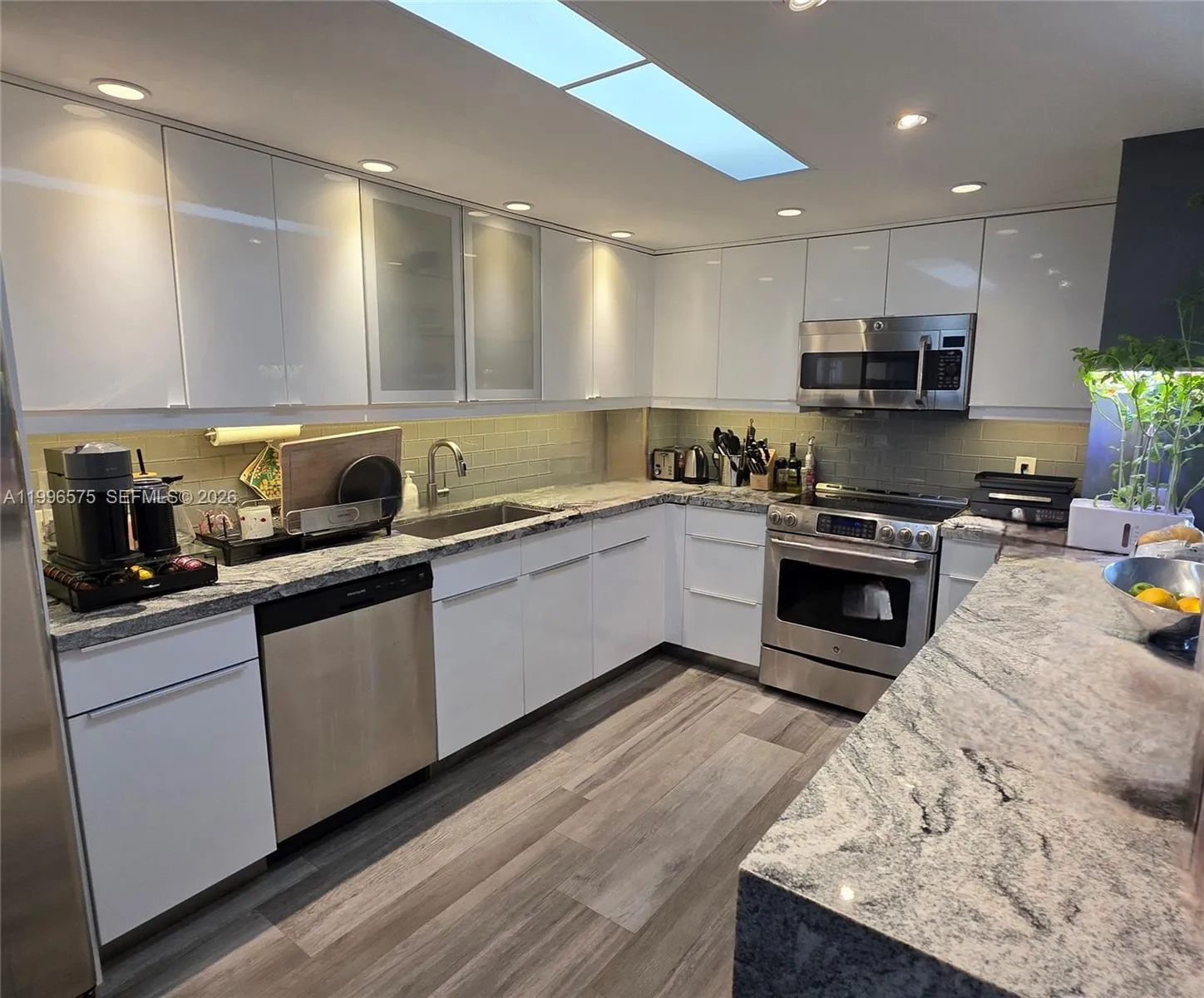 5825 Collins Ave # 8J, Miami Beach FL 33140