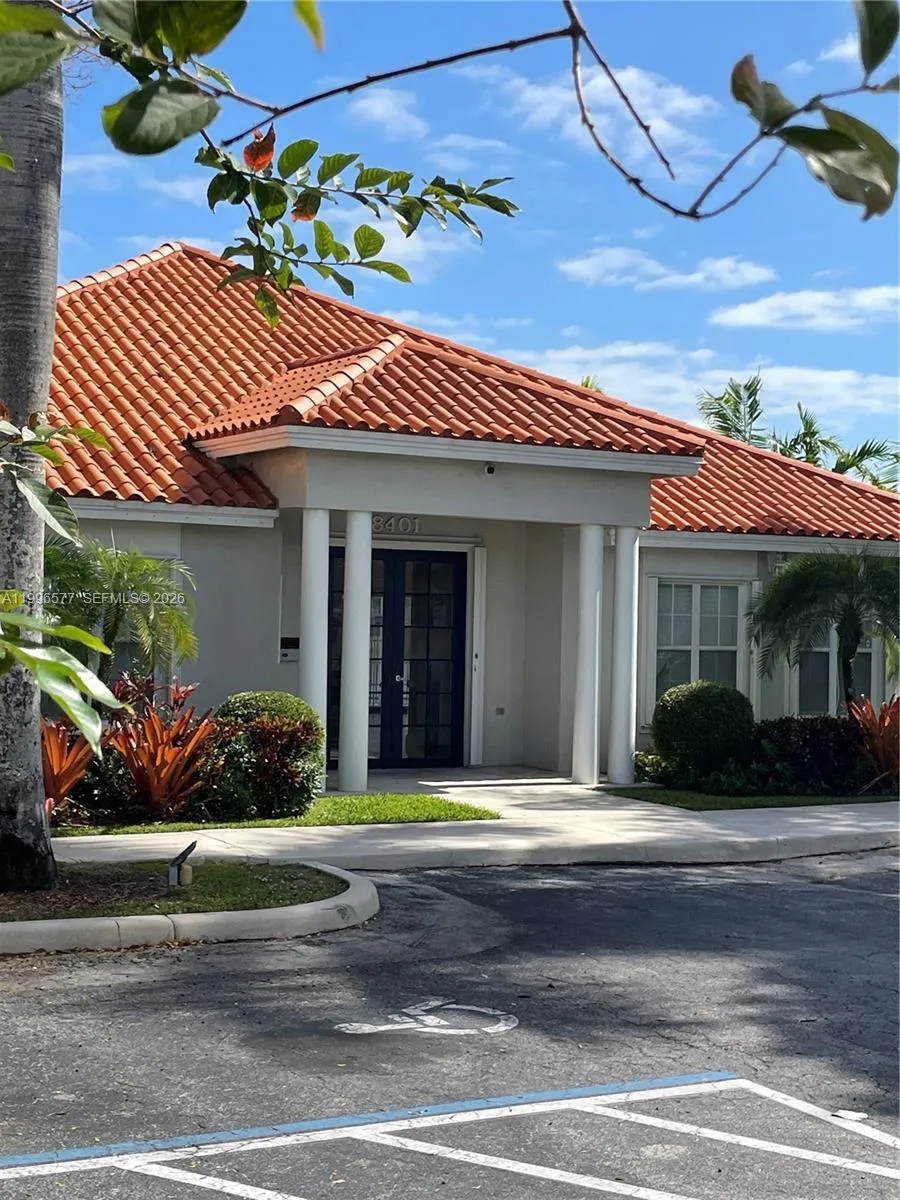 3 bedroom 2 bath for sale at 2260 SW 83rd Ave, Miramar FL 33025