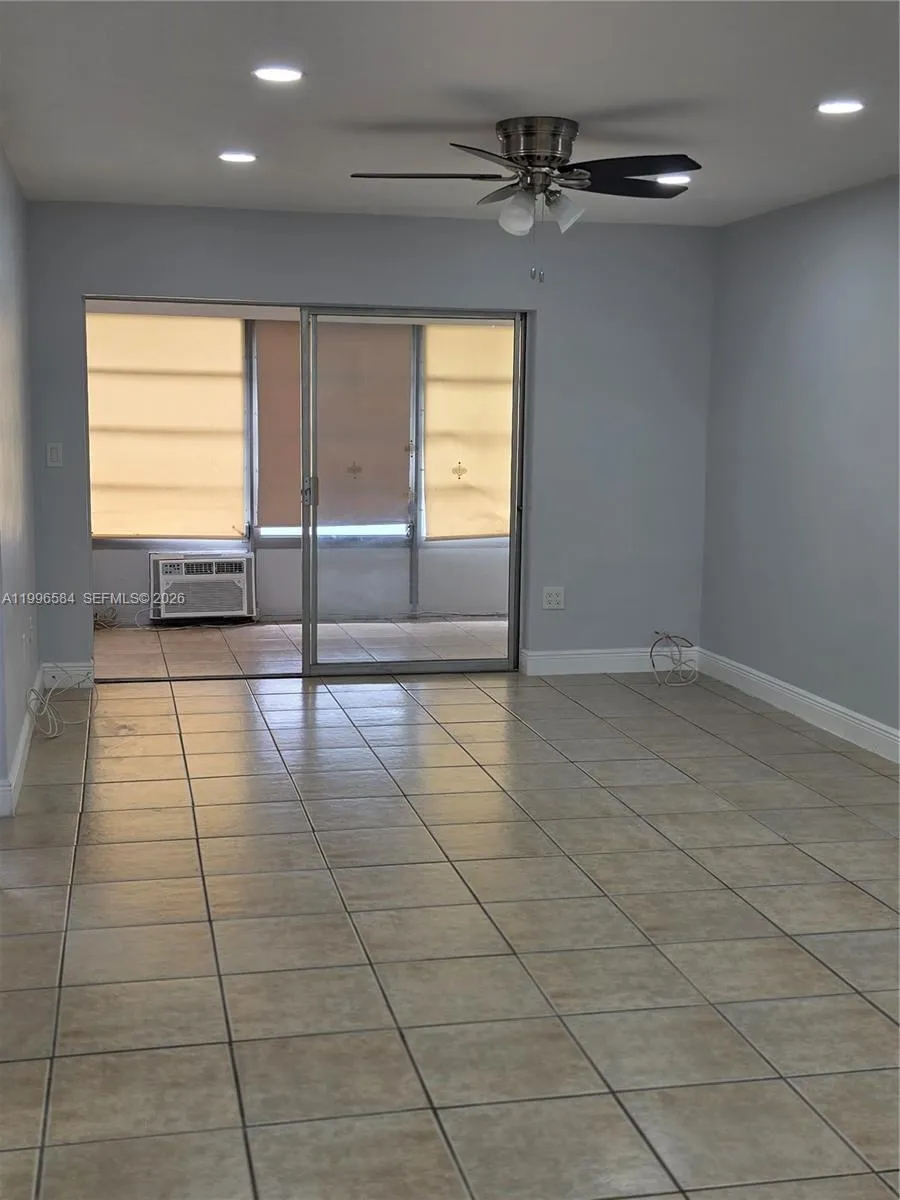 300 NE 191st St # 218, Miami FL 33179