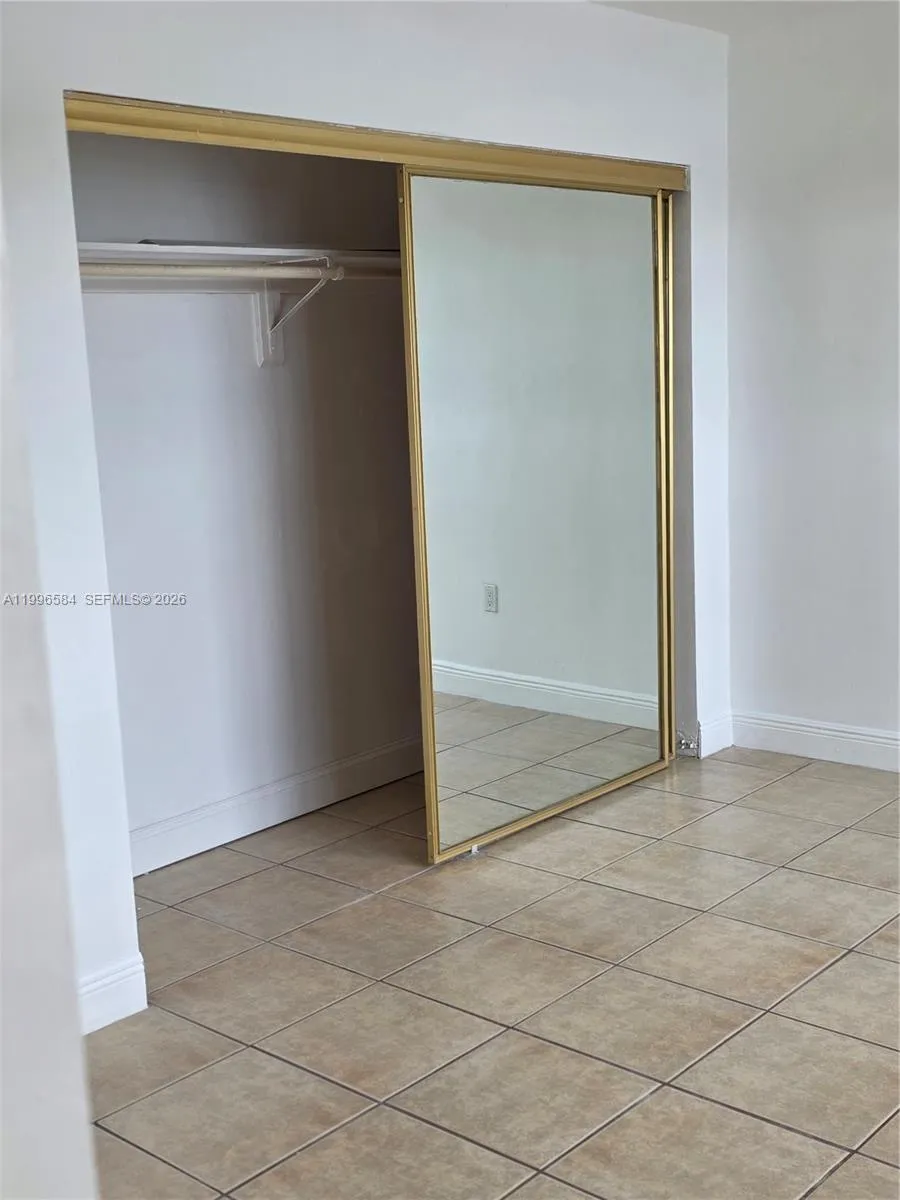 300 NE 191st St # 218, Miami FL 33179