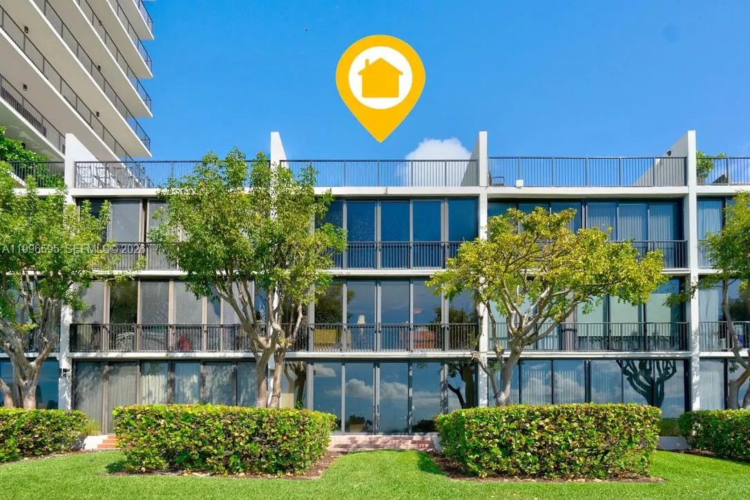 1000 Venetian Way # 105, Miami FL 33139