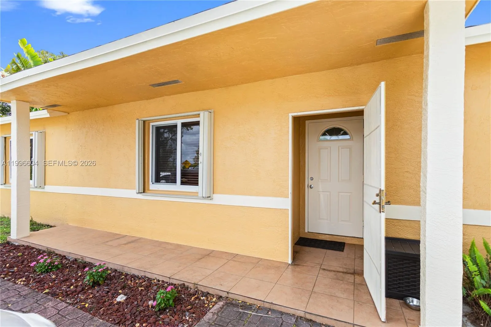 7690 SW 7th Ct, North Lauderdale FL 33068