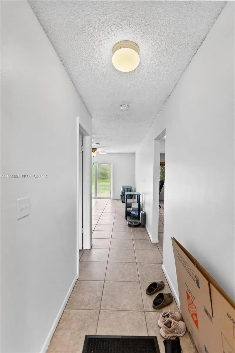 7690 SW 7th Ct, North Lauderdale FL 33068