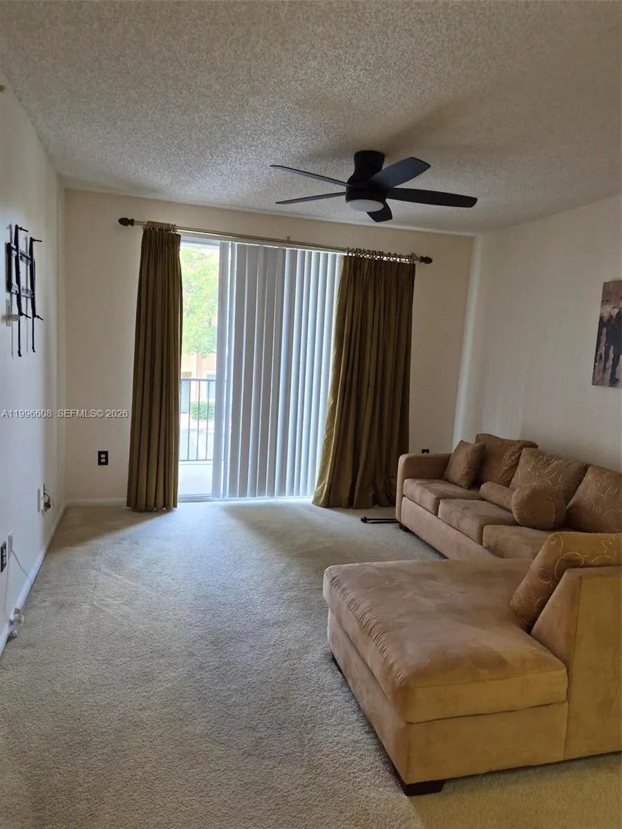 8050 N Nob Hill Rd # 203, Tamarac FL 33321