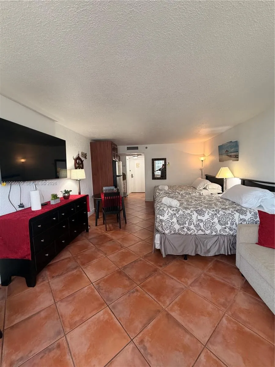 19201 Collins Ave # 623, Sunny Isles Beach FL 33160