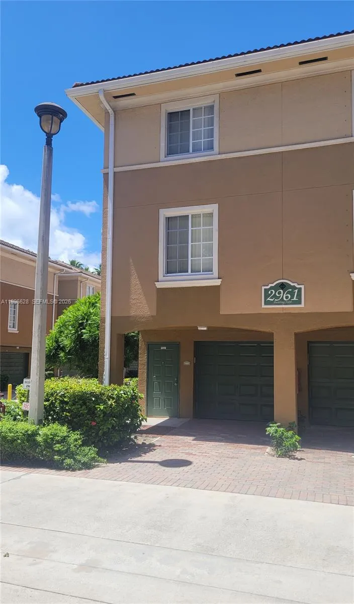 2961 NE 185th St # 1607, Aventura FL 33180