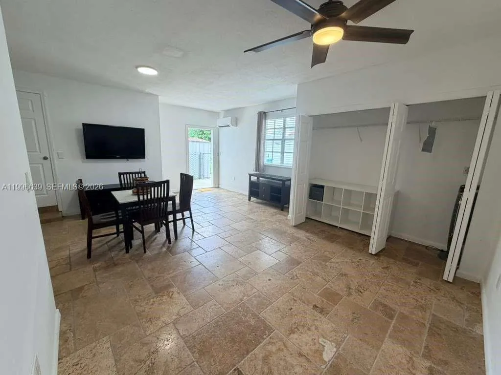 2220 SW 125th Ct, Miami FL 33175