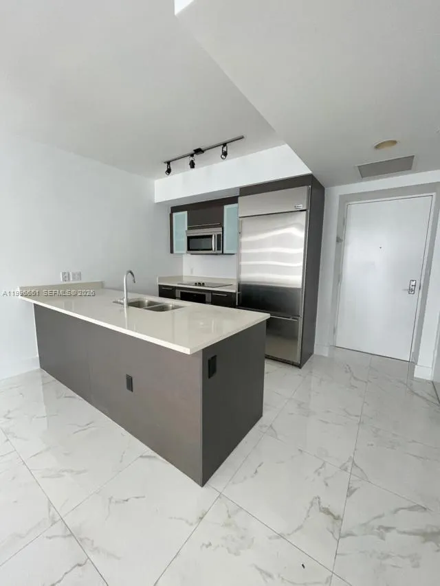 500 Brickell Ave # 2506, Miami FL 33131