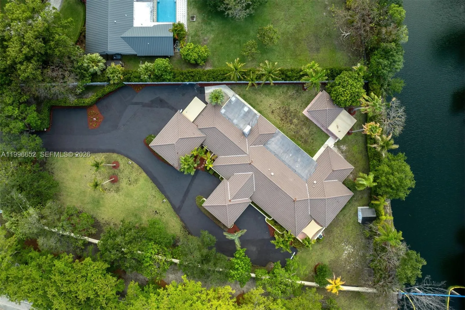 7201 SW 174th St, Palmetto Bay FL 33157