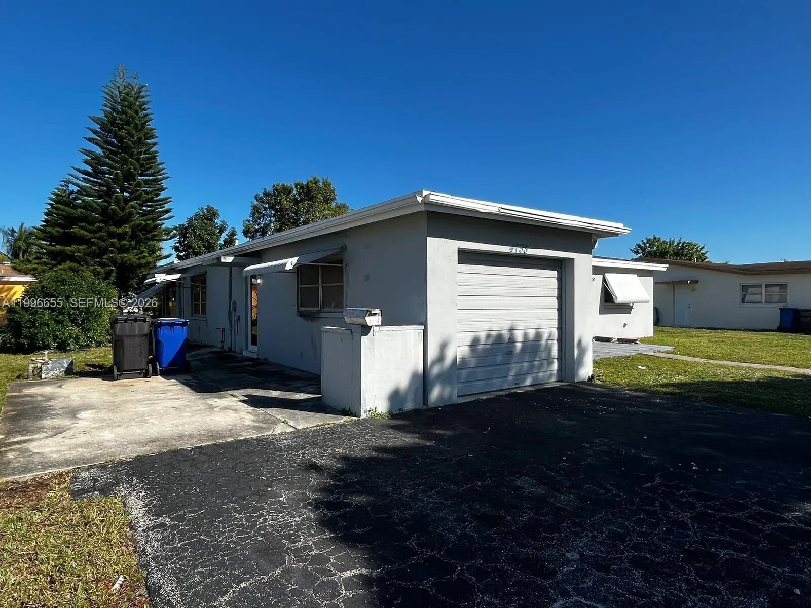 4753 NW 41st St, Lauderdale Lakes FL 33319