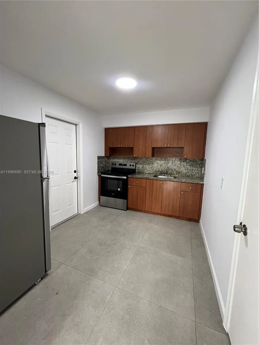 963 NW 5th St # 1, Miami FL 33128