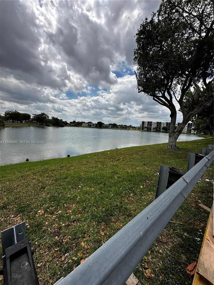 10000 NW 9th St Cir # 21, Miami FL 33172