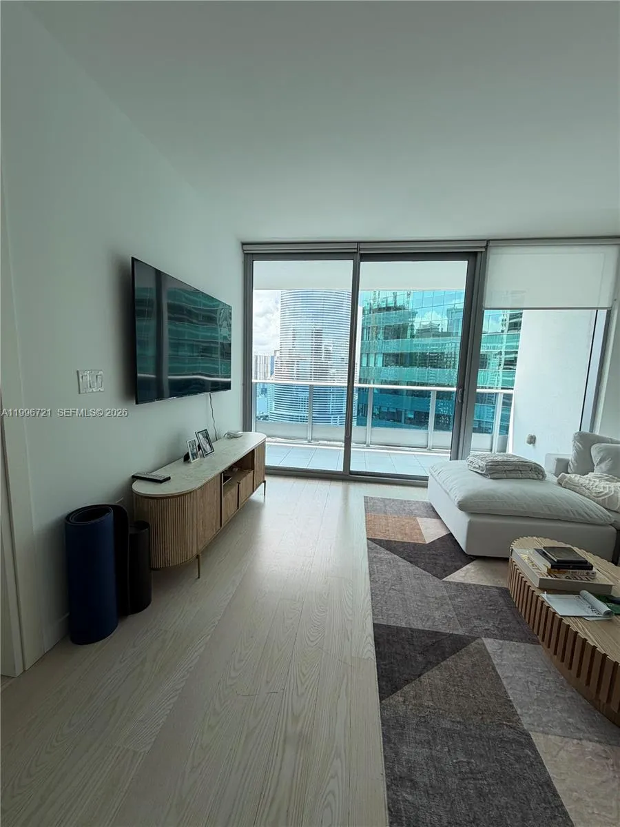 200 Biscayne Boulevard Way # 3709, Miami FL 33131