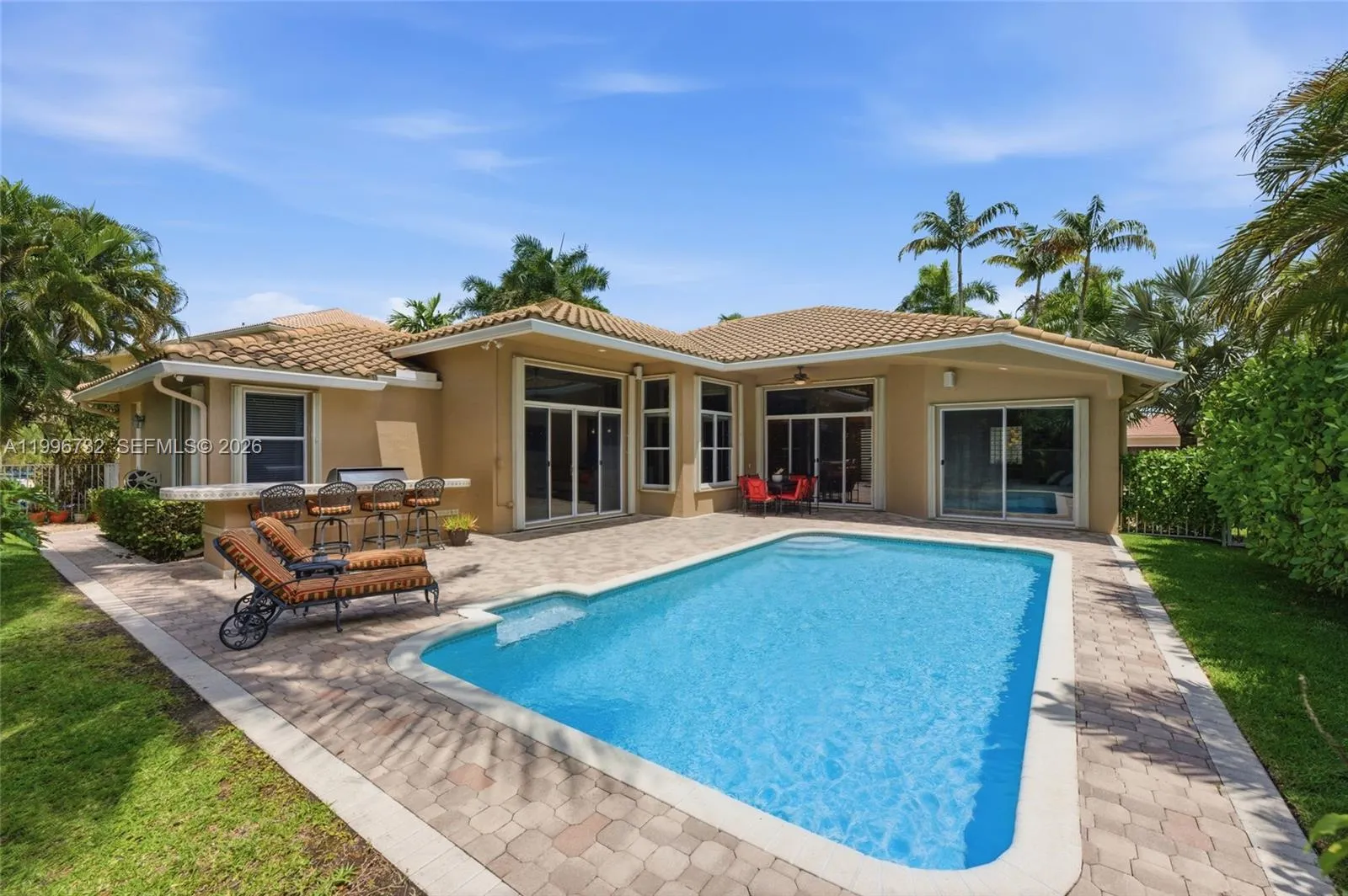 1783 Victoria Pointe Cir, Weston FL 33327