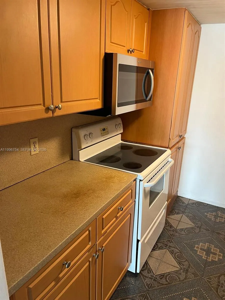 285 NE 191st St # 2901, Miami FL 33179