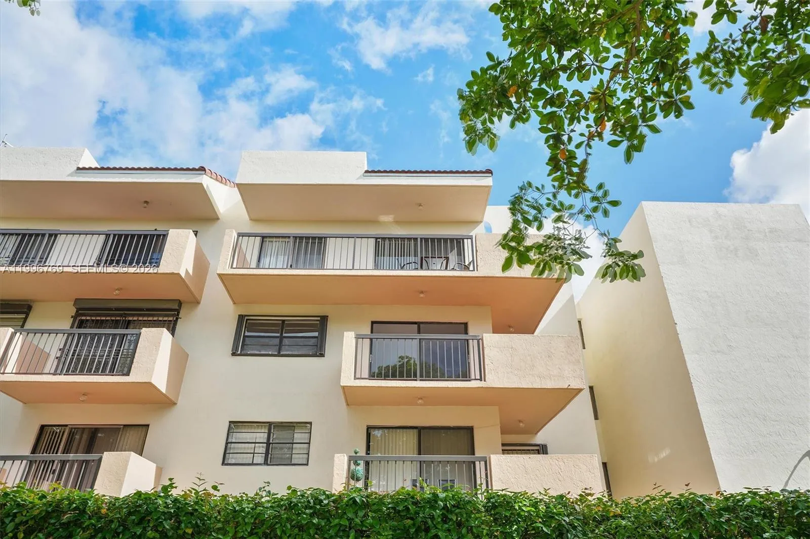 995 SW 84th Ave # 309, Miami FL 33144