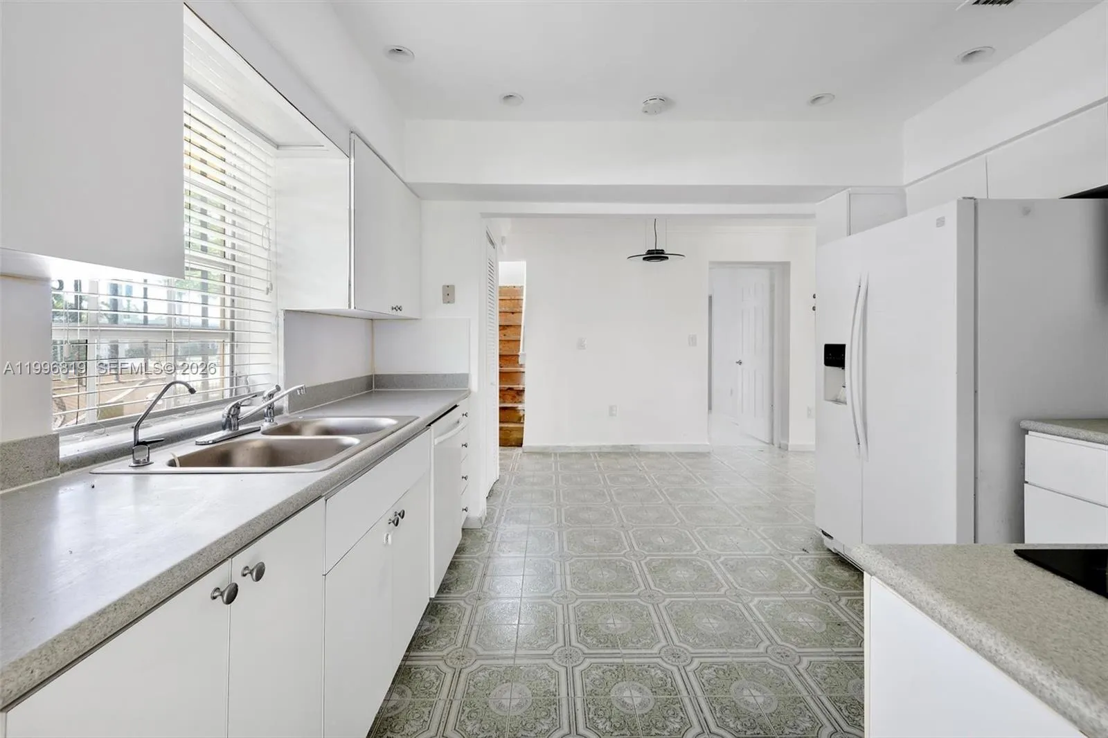 1545 Cantoria Ave, Coral Gables FL 33146