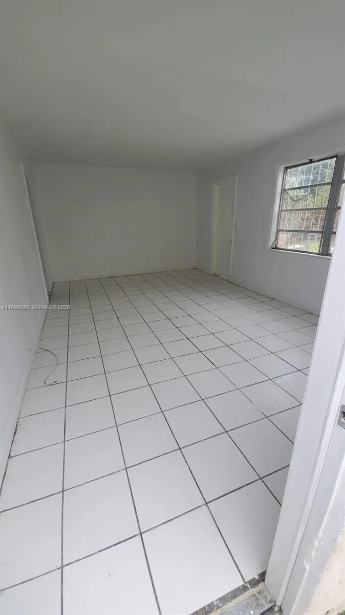 2980 NW 91st St # 1, Miami FL 33147