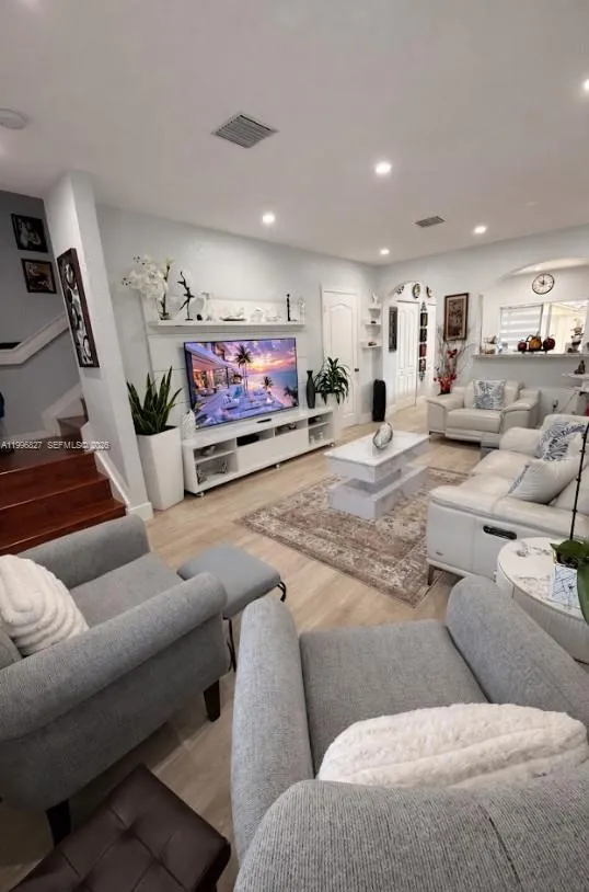 7663 W 36th Ave apt 7, Hialeah FL 33018