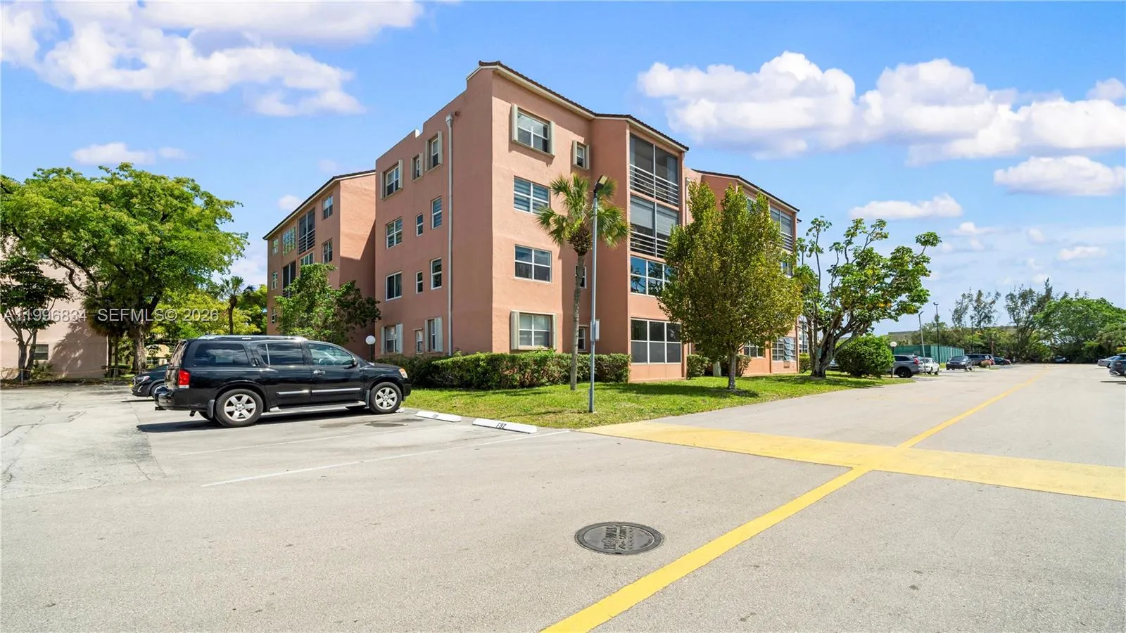 2861 Somerset Dr # 301, Lauderdale Lakes FL 33311