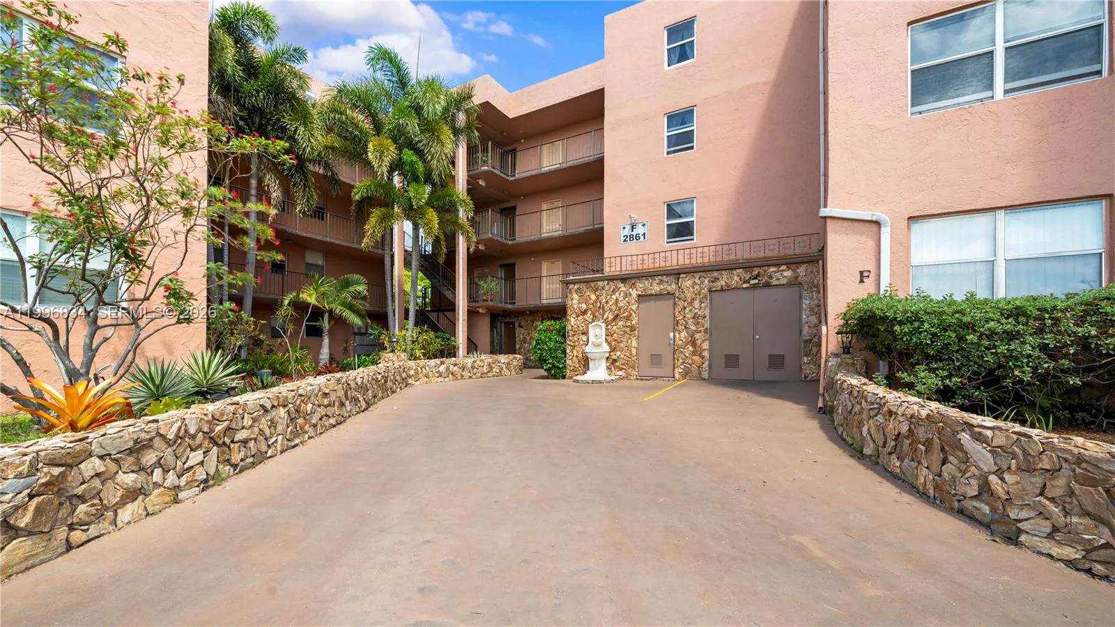 2861 Somerset Dr # 301, Lauderdale Lakes FL 33311