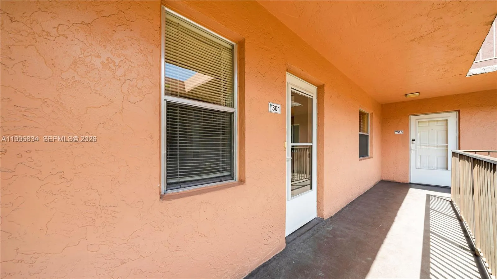 2861 Somerset Dr # 301, Lauderdale Lakes FL 33311