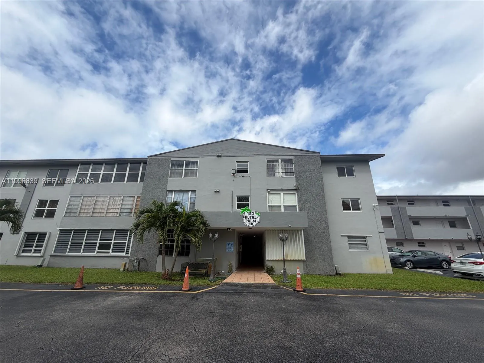 120 Royal Palm Rd # 301, Hialeah Gardens FL 33016