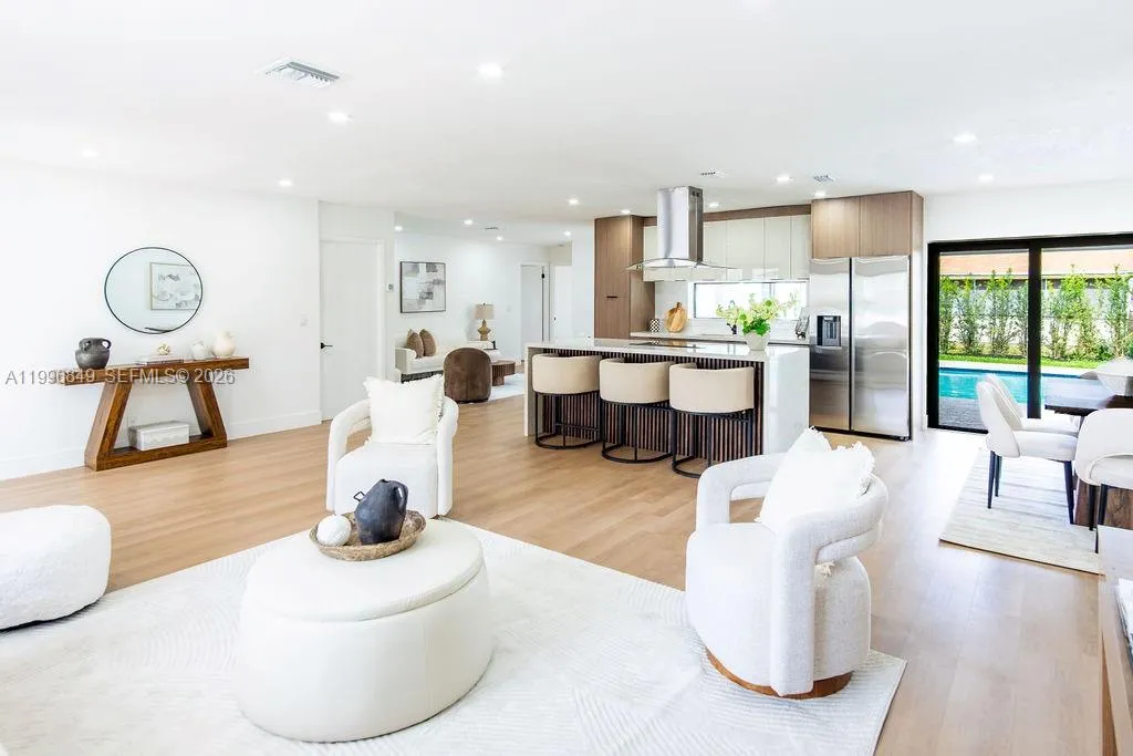 7951 SW 30th St, Davie FL 33328