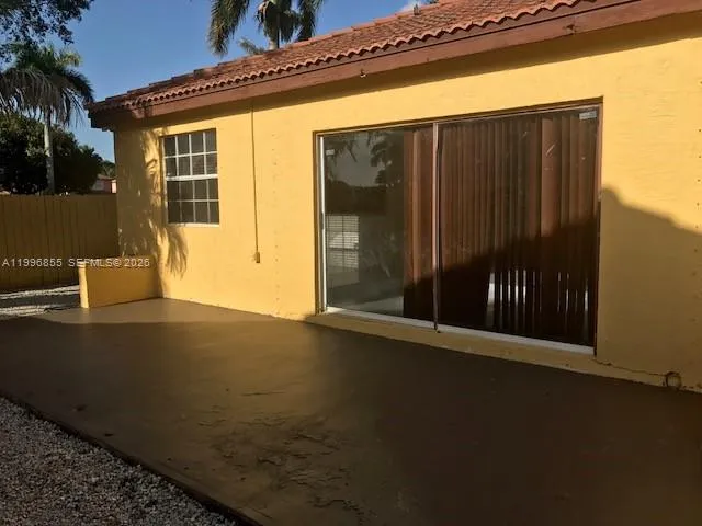 19712 NW 82nd Pl, Hialeah FL 33015