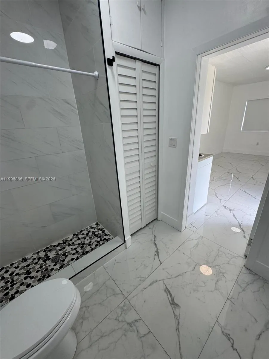 1011 NW 145th St # 1, Miami FL 33168