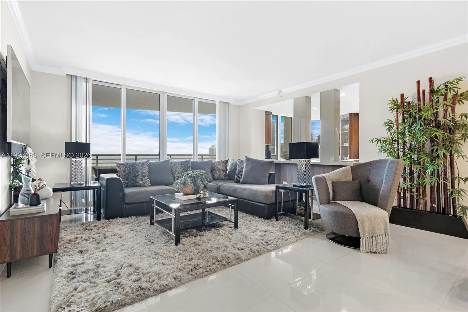 848 Brickell Key Dr # 3905, Miami FL 33131