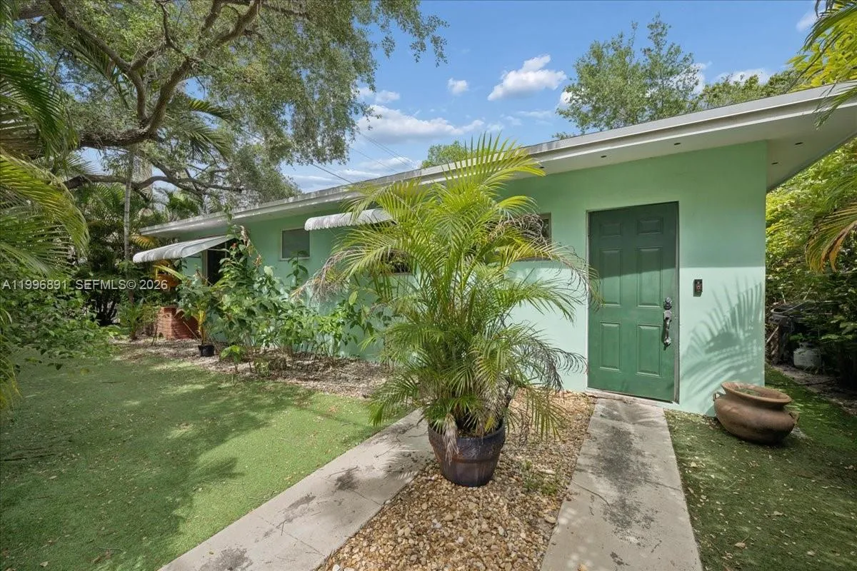 3490 William Ave, Miami FL 33133