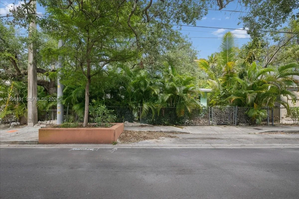 3490 William Ave, Miami FL 33133