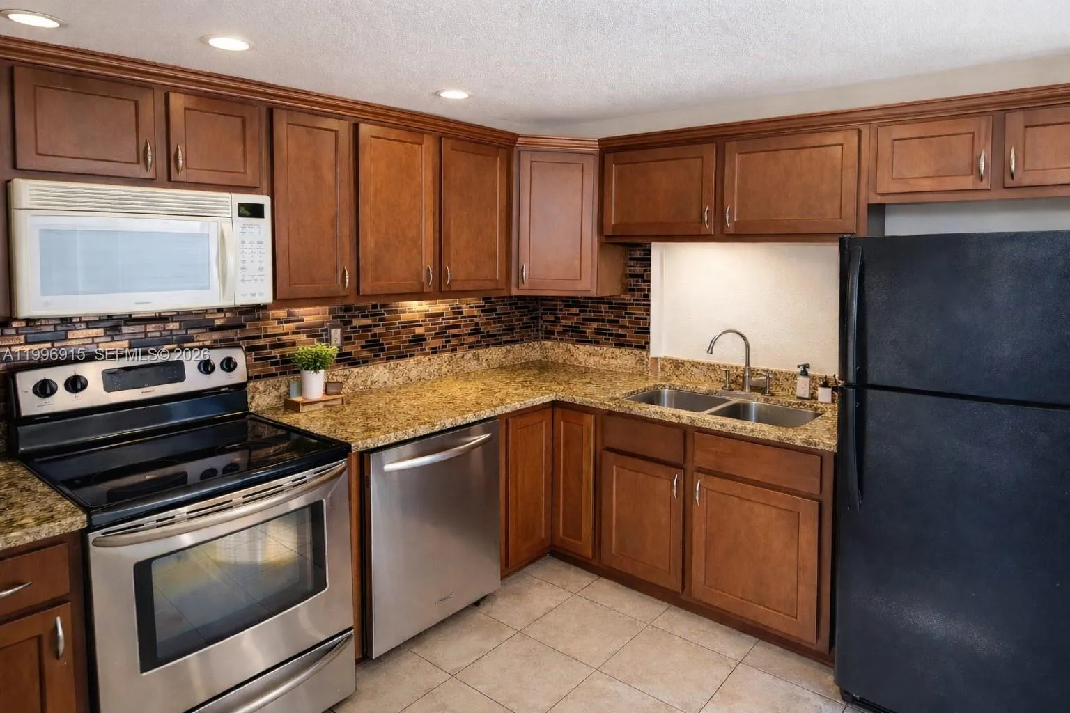 5495 NW 10th Ct # 104, Plantation FL 33313