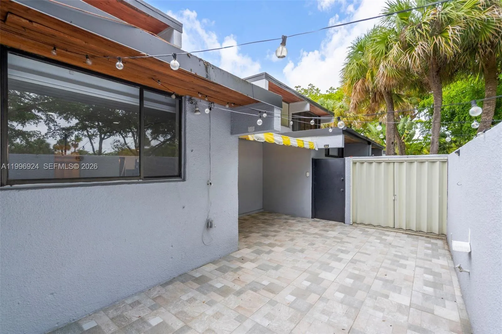 6448 Windmill Gate Rd, Miami Lakes FL 33014