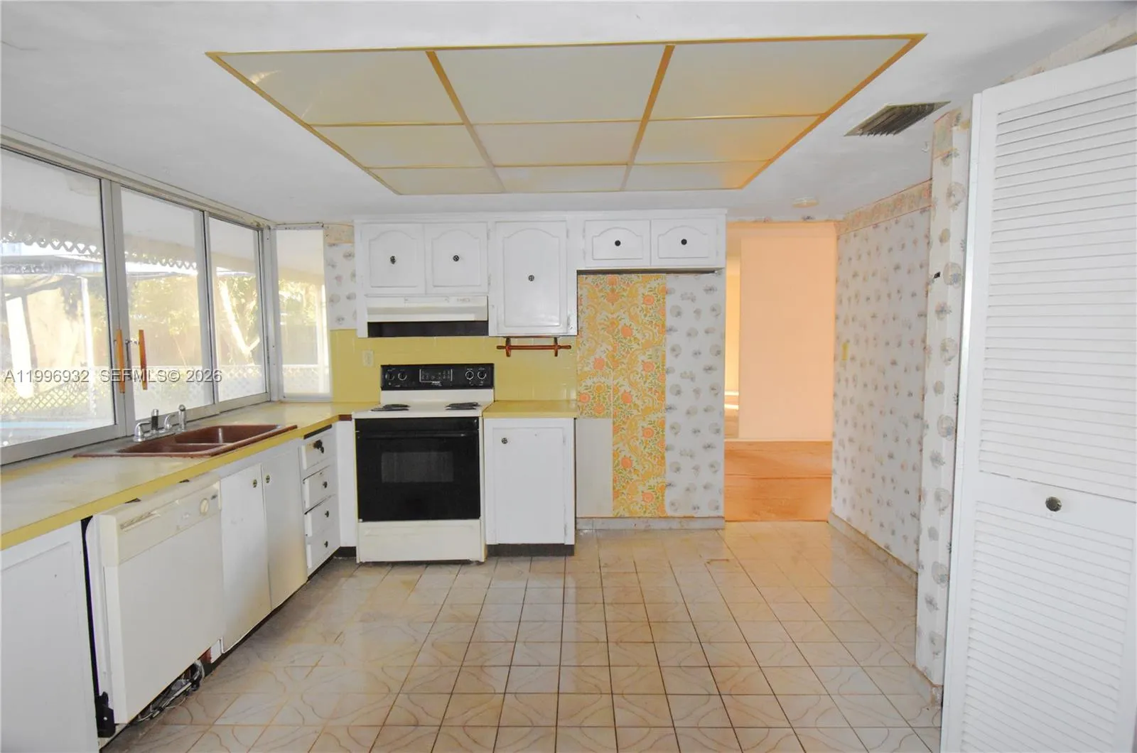 8300 NW 24th Ct, Sunrise FL 33322