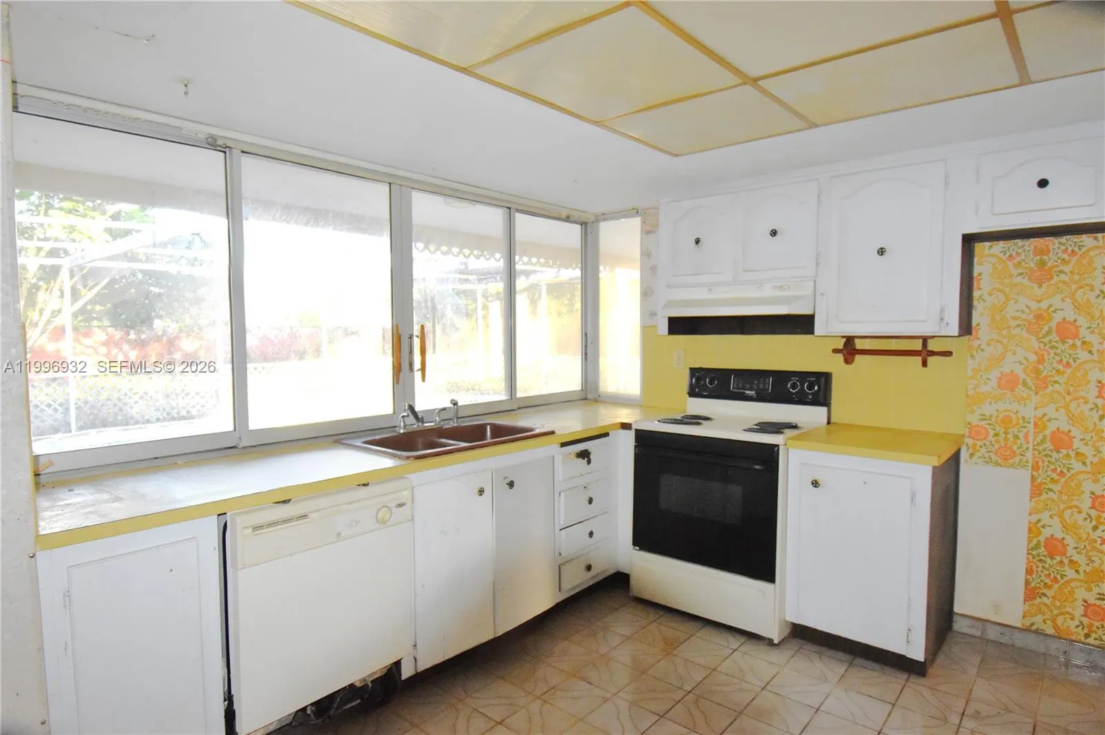 8300 NW 24th Ct, Sunrise FL 33322