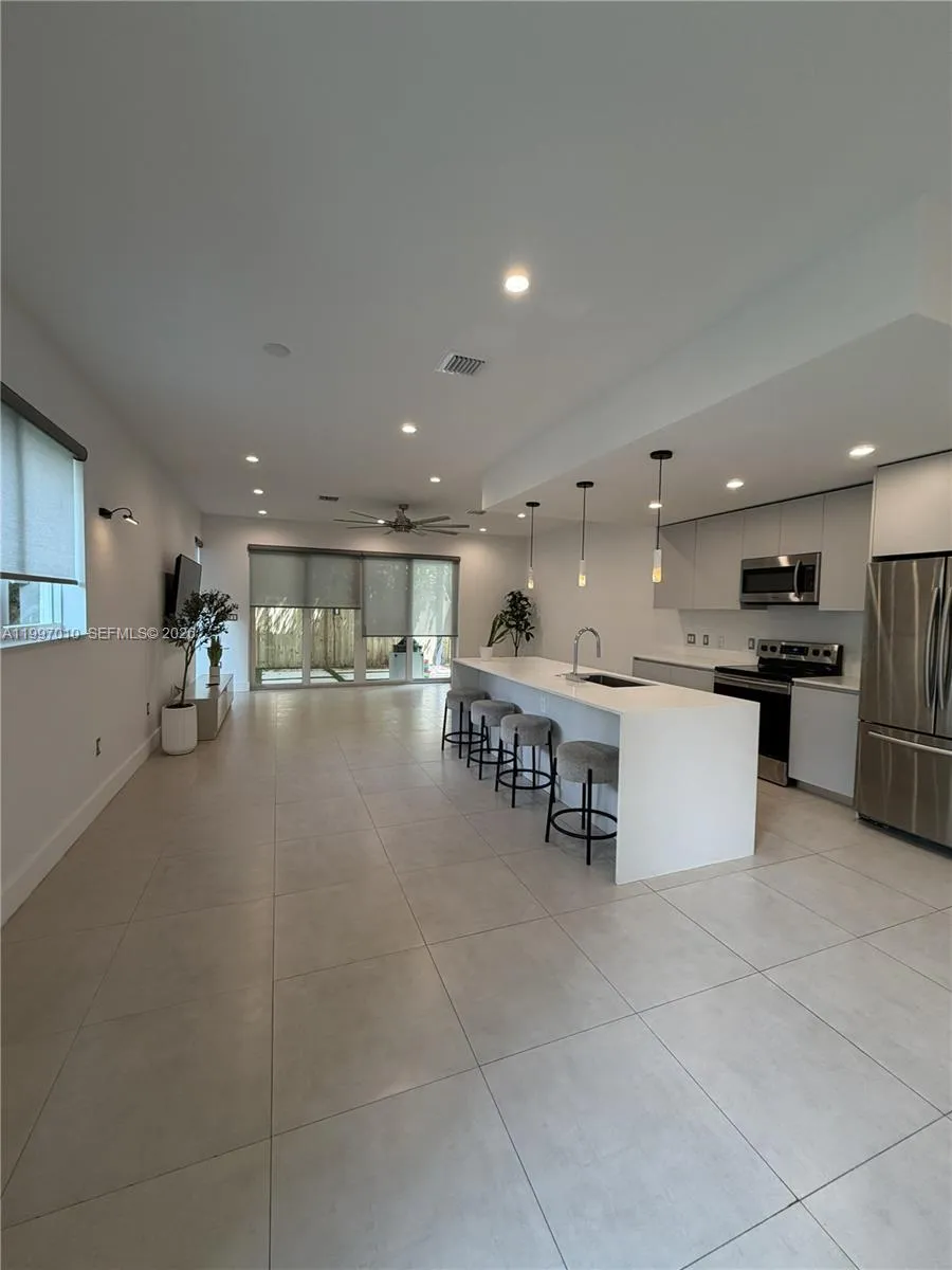 540 SW 6th Ave # 0, Fort Lauderdale FL 33315