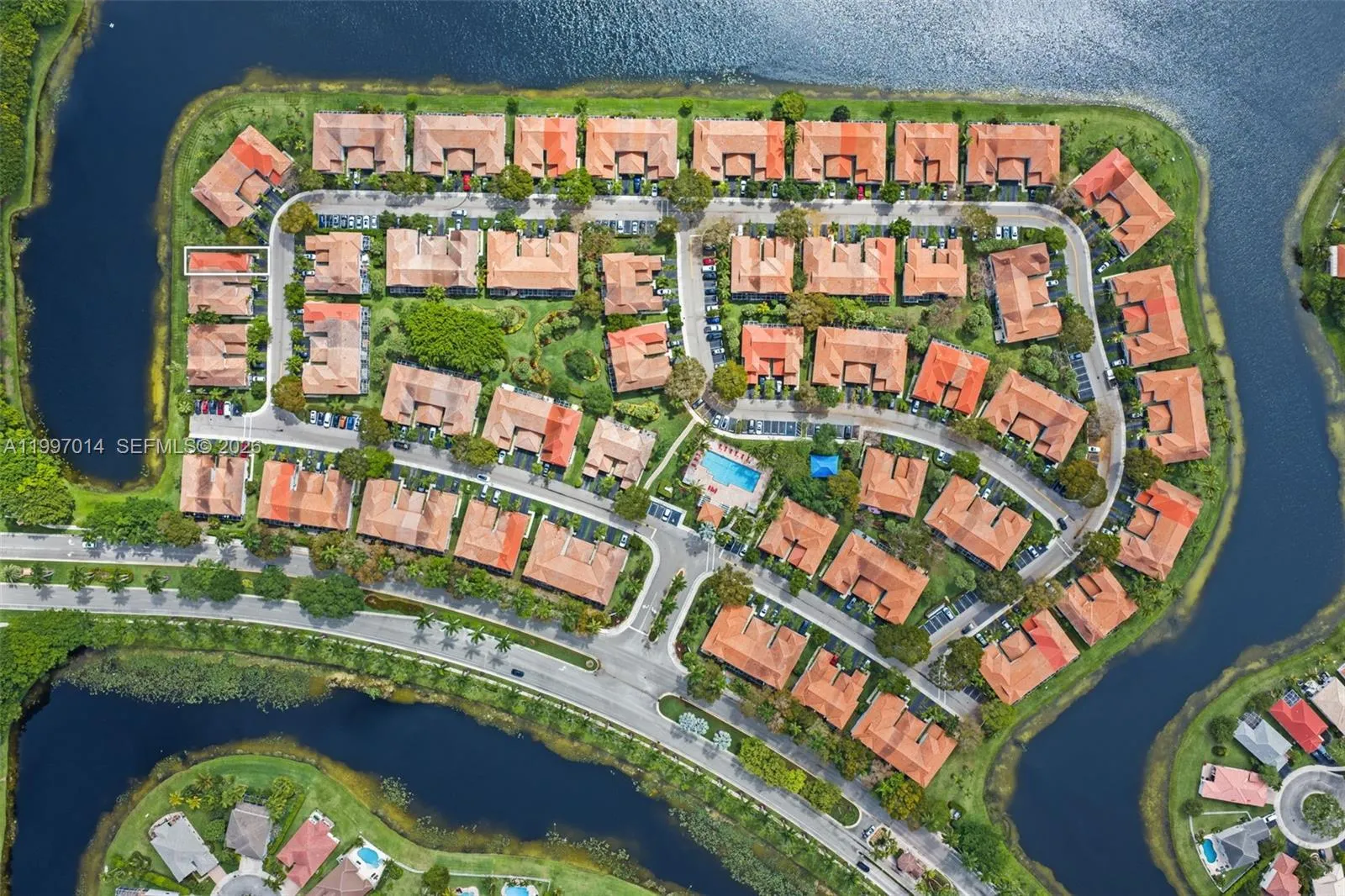 3676 San Simeon Cir, Weston FL 33331