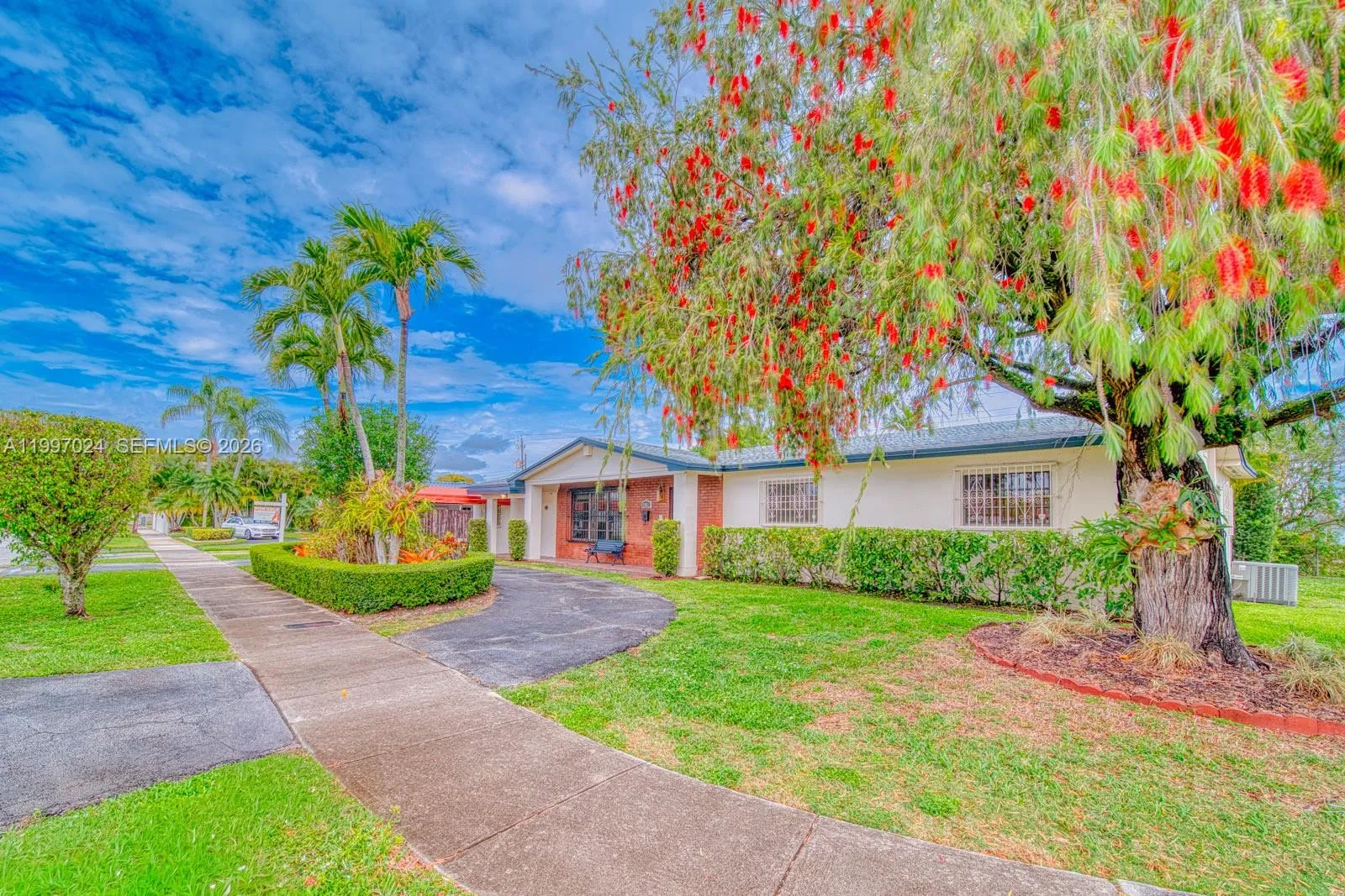 9961 SW 12th St, Miami FL 33174