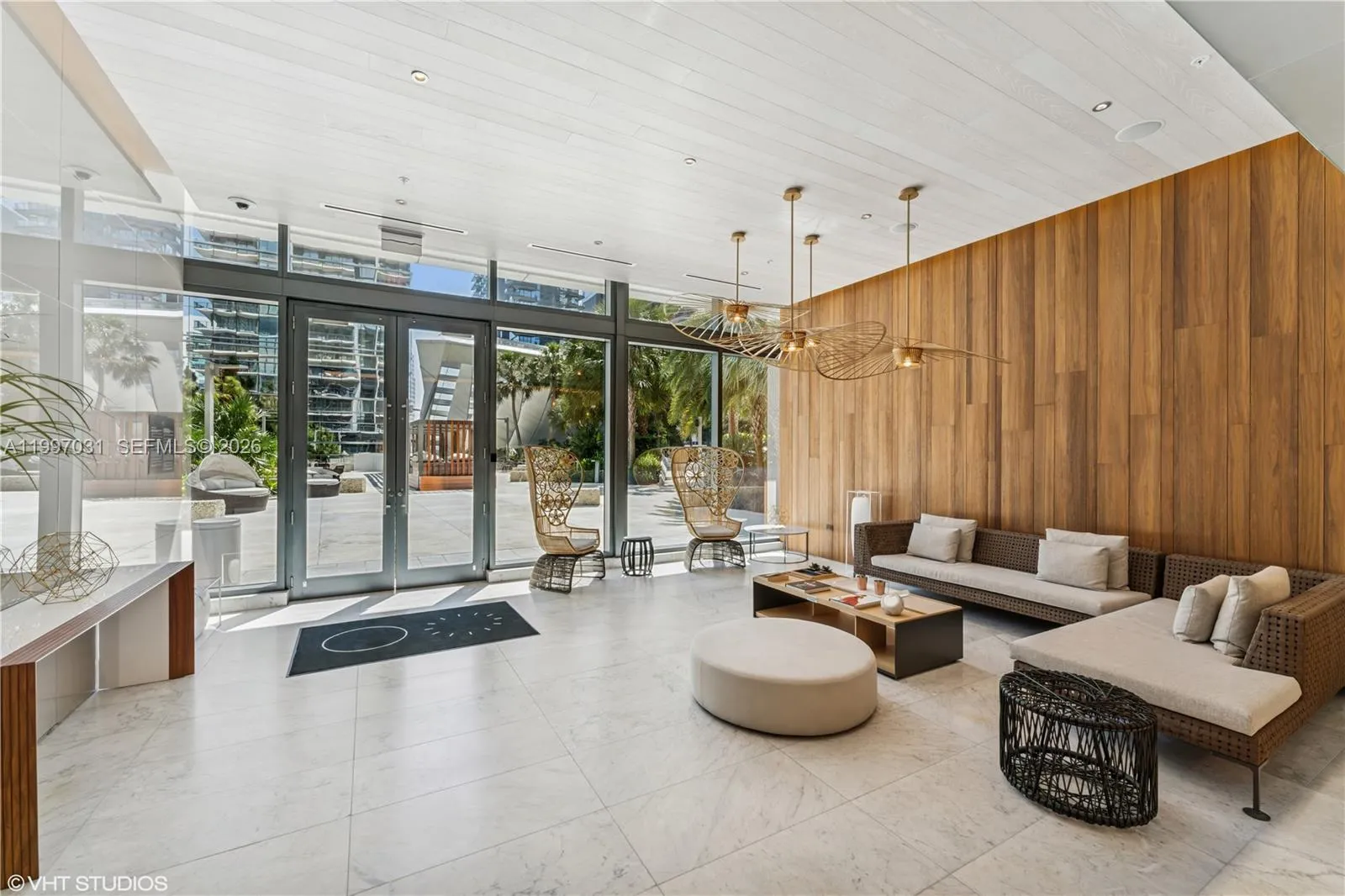 88 SW 7th St # 1804, Miami FL 33130