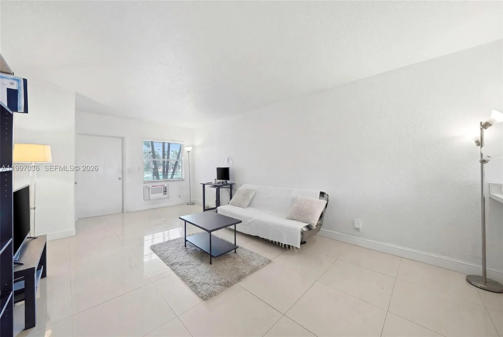 1100 NE 9th Ave # 105, Fort Lauderdale FL 33304