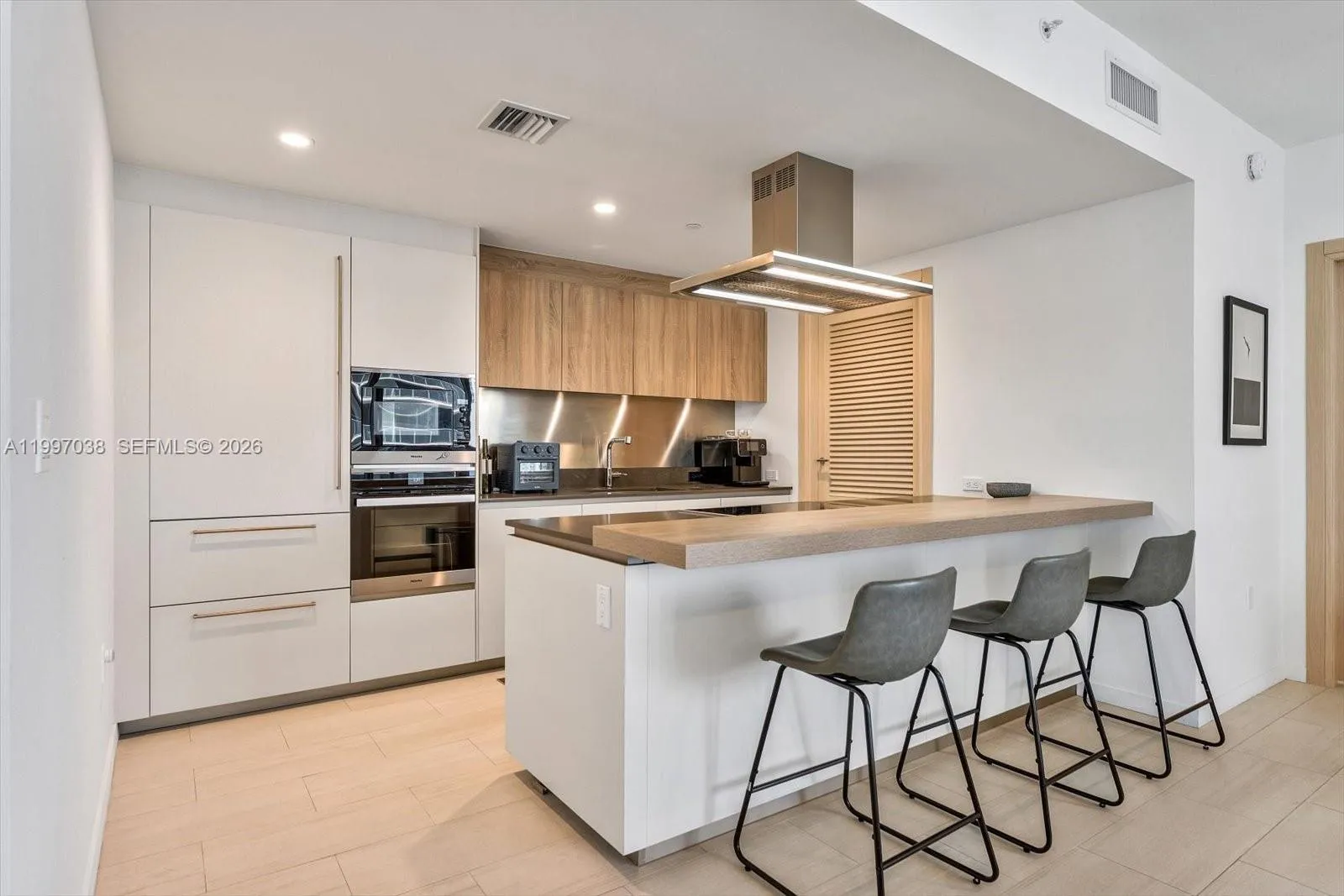 1000 Brickell Plaza # 3609, Miami FL 33131