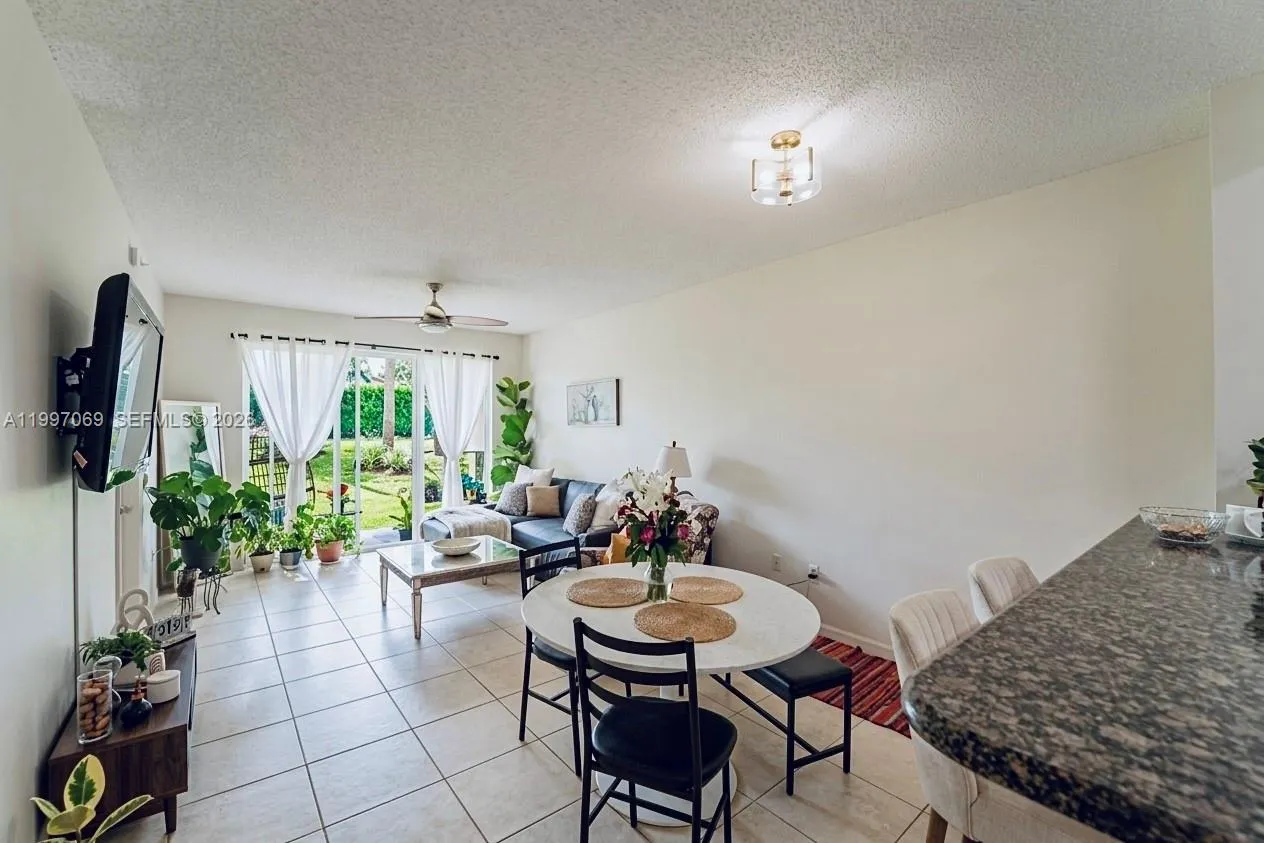 27 Royal Palm Way # 102, Boca Raton FL 33432