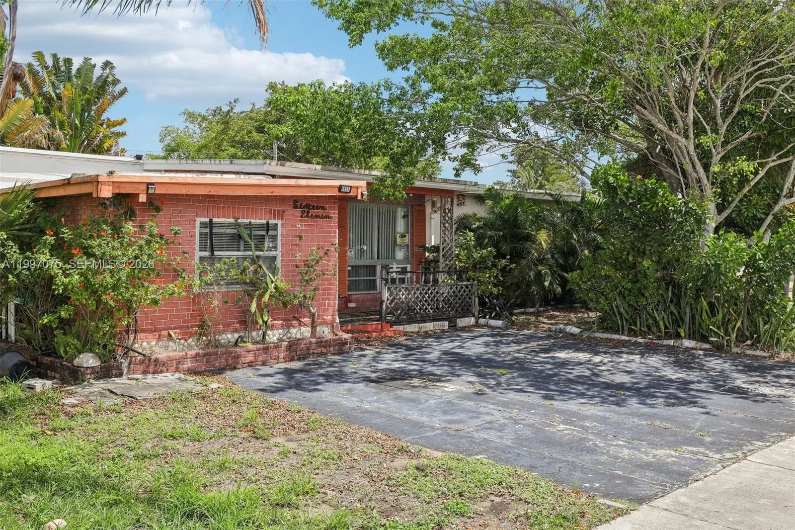 1611 NE 42nd Ct, Pompano Beach FL 33064