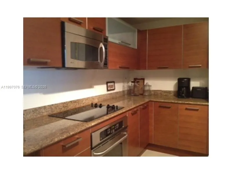 3330 NE 190th St # 1615, Aventura FL 33180