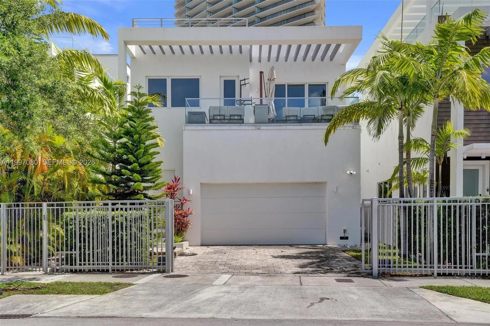 18985 Atlantic Blvd, Sunny Isles Beach FL 33160