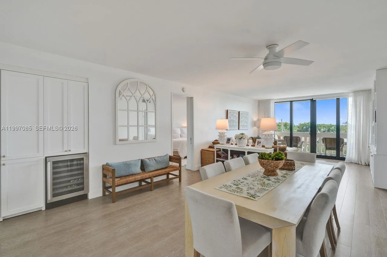 90 Edgewater Dr # 625, Coral Gables FL 33133