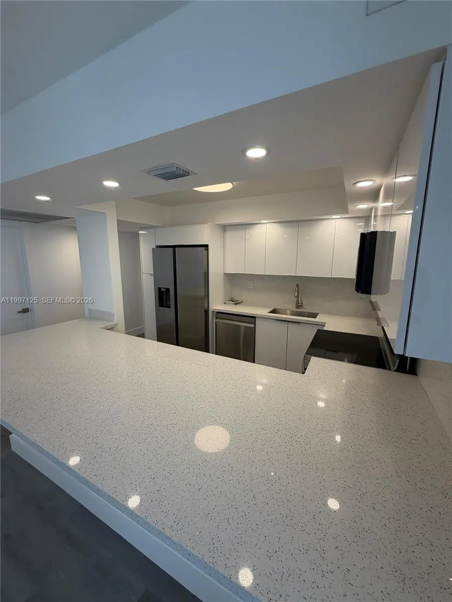 851 Three Islands Blvd # 512, Hallandale Beach FL 33009