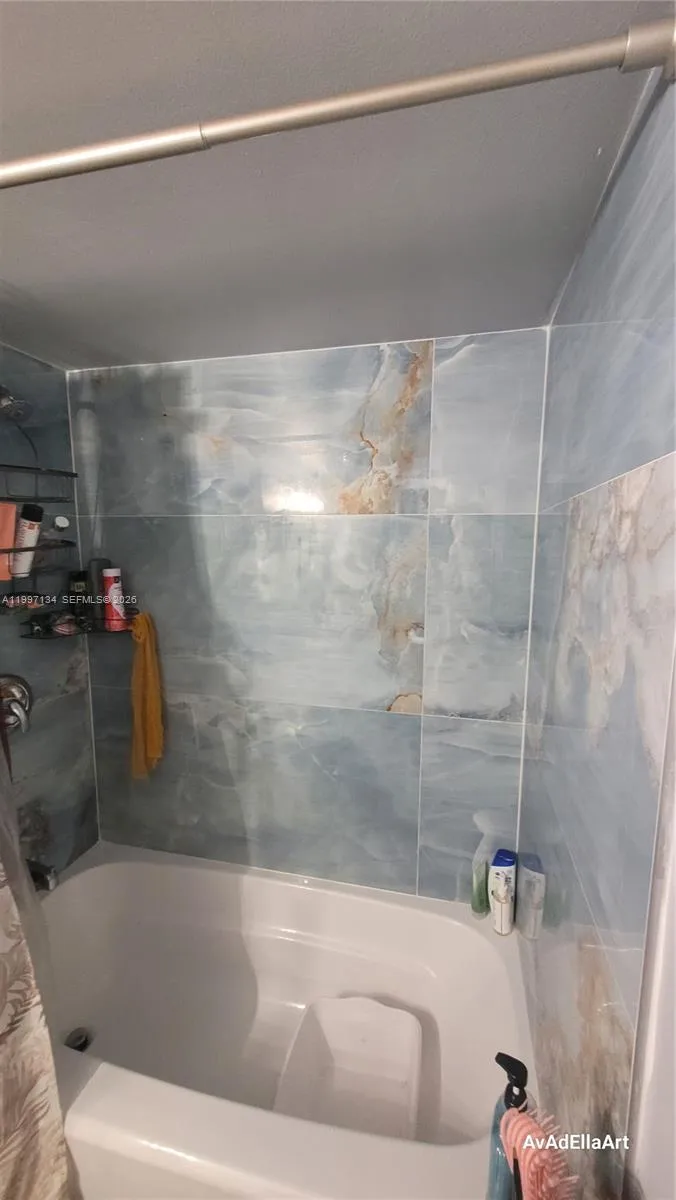 1400 NE 54th St # 102, Fort Lauderdale FL 33334